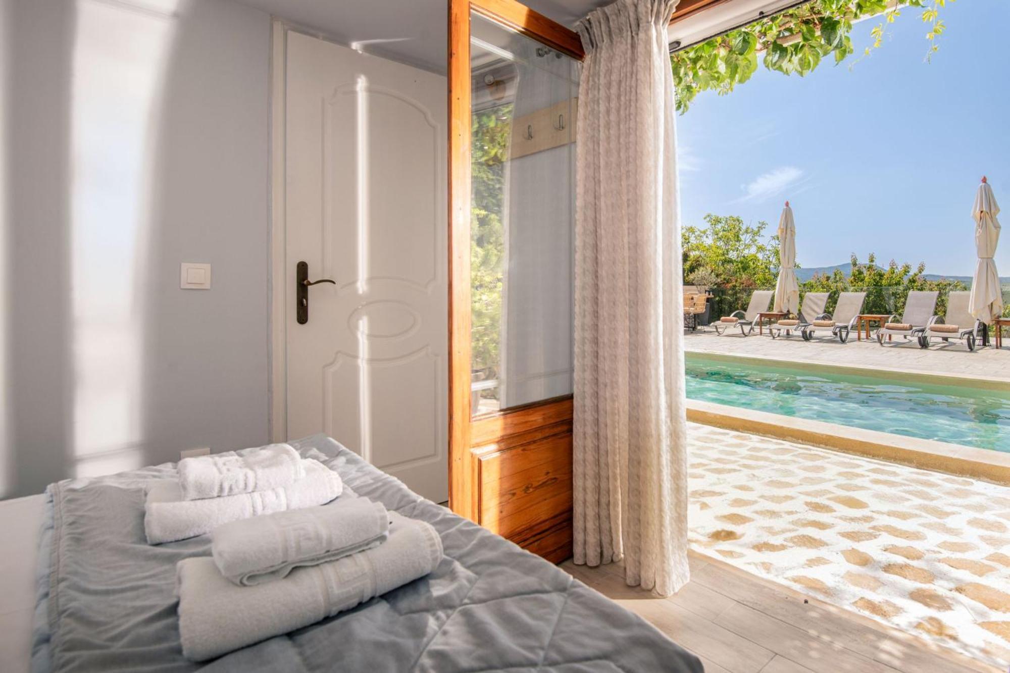 Tramonto With Private Heated Pool, By Zantewize Villa