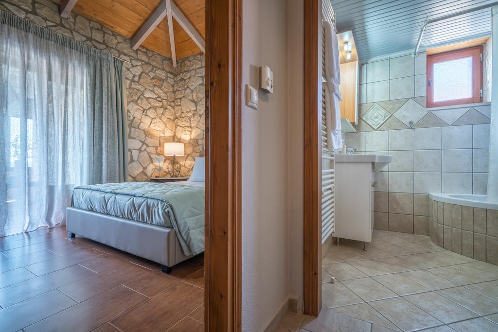 Tramonto With Private Heated Pool, By Zantewize Volímai