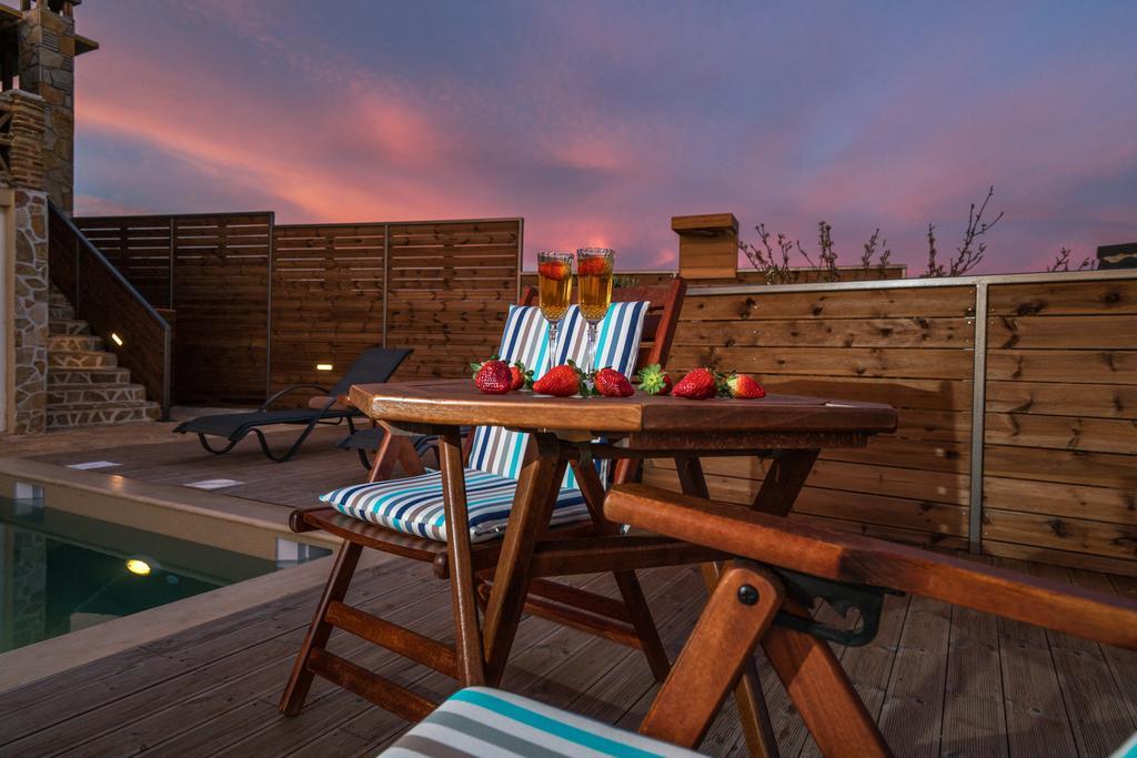 Tramonto With Private Heated Pool, By Zantewize * Volímai