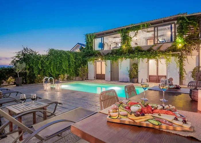Villa Tramonto With Private Heated Pool, By Zantewize
