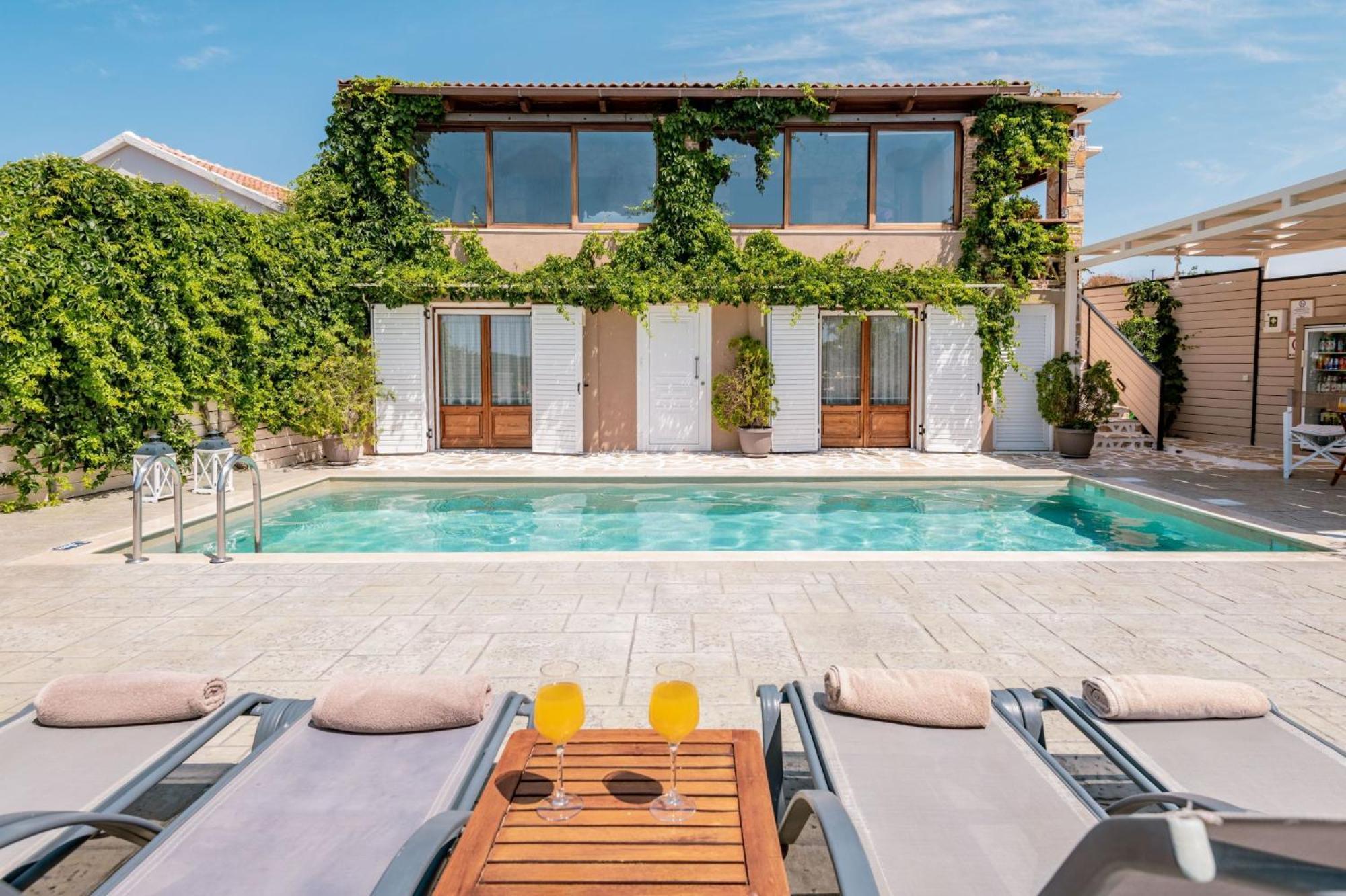 Tramonto With Private Heated Pool, By Zantewize *