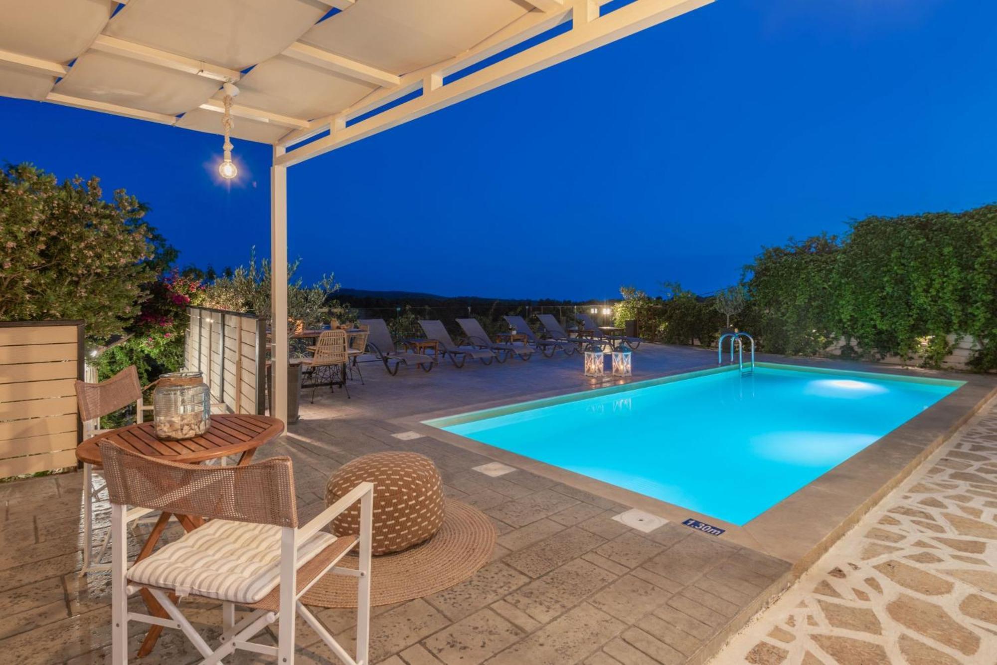 Tramonto With Private Heated Pool, By Zantewize Villa *